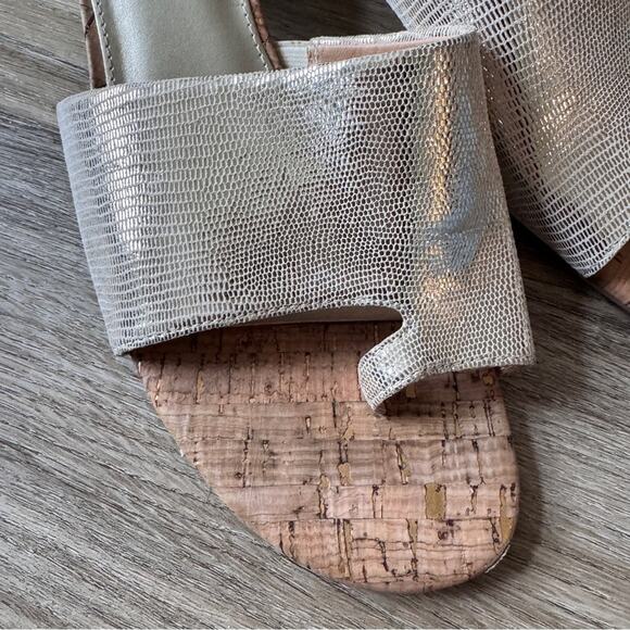 Donald J Pliner Gold Slip On Kitten Heels Womens 11 Mule Casual Stretch Sandals - Picture 3 of 9